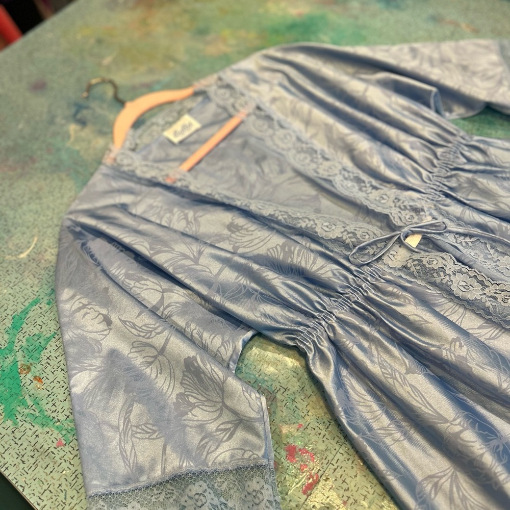Vintage Blue Robe - Picture 8 of 12